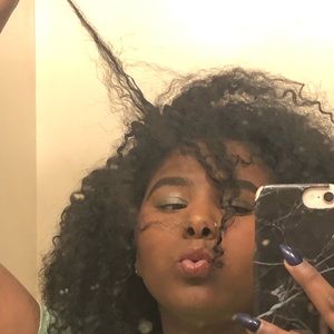 Meet your Posher, Sara